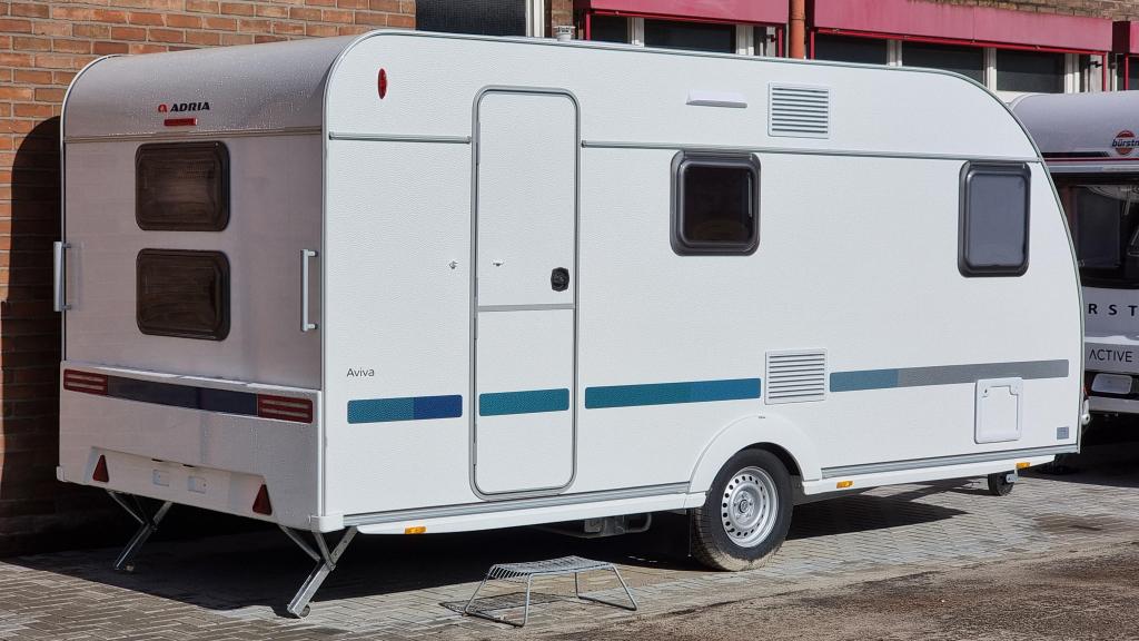 Adria Aviva 472 PK, Caravans en Kamperen, Schokbreker, Overige typen, Bedrijf, Treinzit