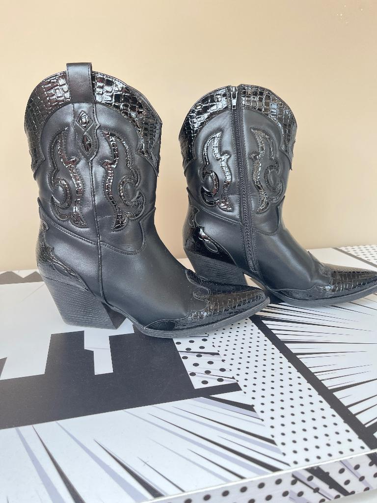 Cowboy laarzen, Kleding | Dames, Schoenen, Hoge laarzen, Zwart, Ophalen of Verzenden, Zo goed als nieuw