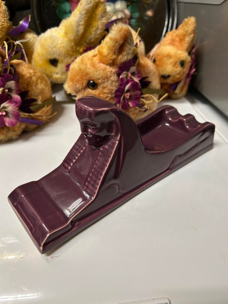 Sphinx asbak aubergine Maastrichts aardewerk Petrus Regout, Antiek en Kunst, Ophalen of Verzenden