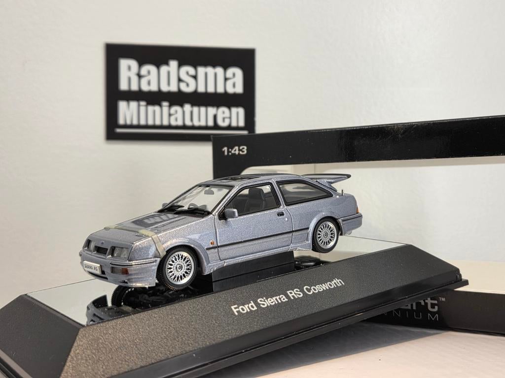 Ford Sierra RS Cosworth ( Moonstone Blue ) 1:43 AUTOart, Hobby en Vrije tijd, Modelauto's | 1:43, Overige merken, Auto, Nieuw