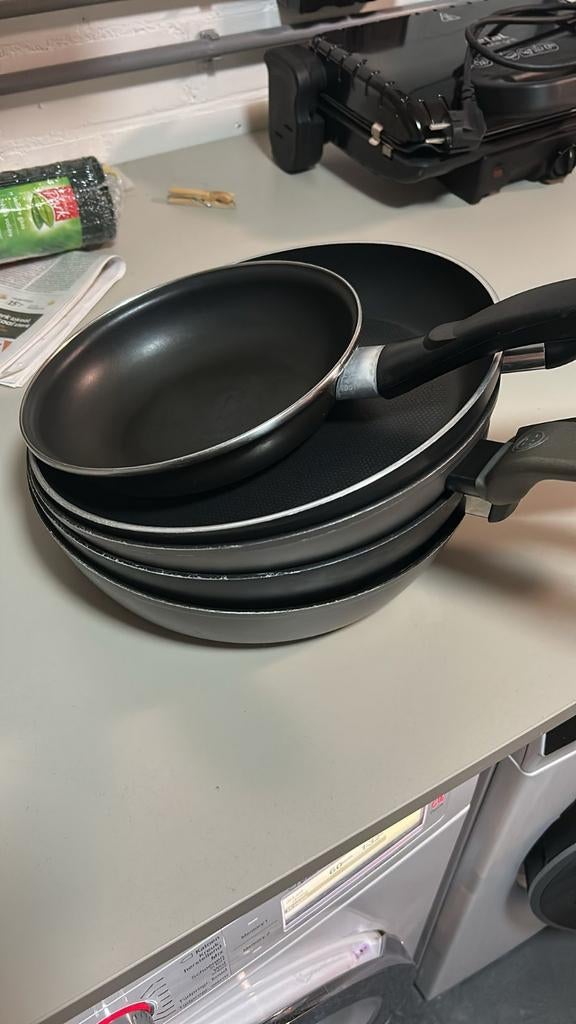 5 pannen (inductie), Ophalen of Verzenden, Gebruikt, Rvs, Koekenpan of Braadpan