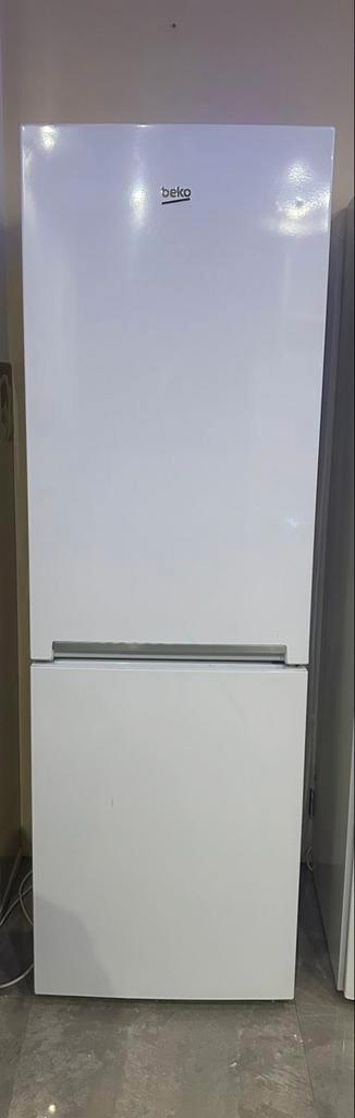 Beko koel-vriescombinatie, Witgoed en Apparatuur, Koelkasten en IJskasten, Zo goed als nieuw, Met aparte vriezer, 200 liter of meer