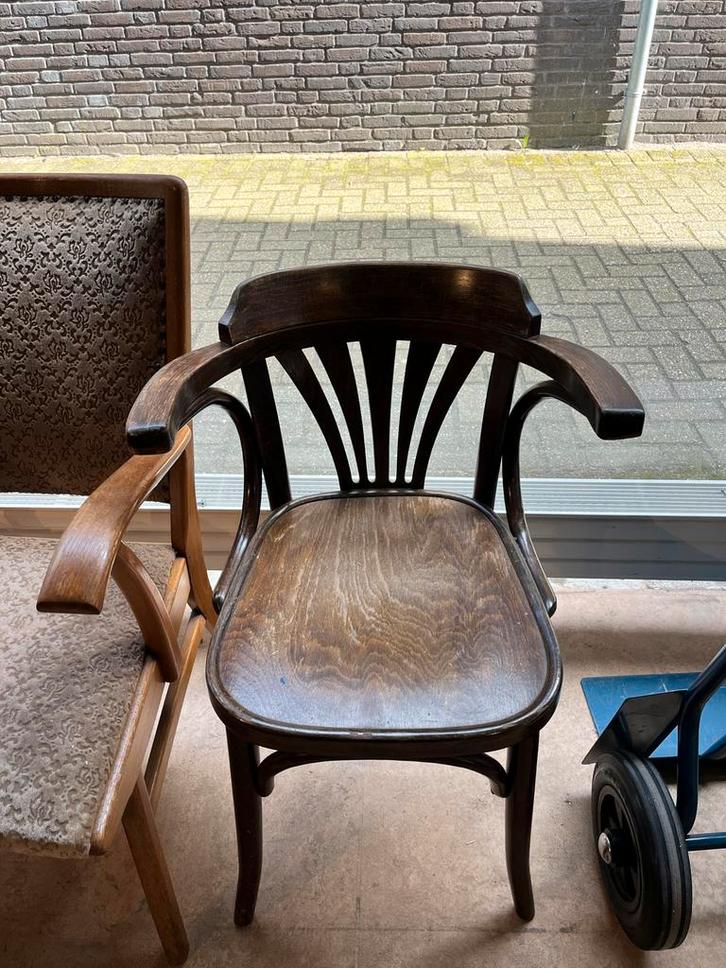 Vintage houten cafestoel met armleuningen, Antiek en Kunst, Antiek | Meubels | Stoelen en Banken, Ophalen