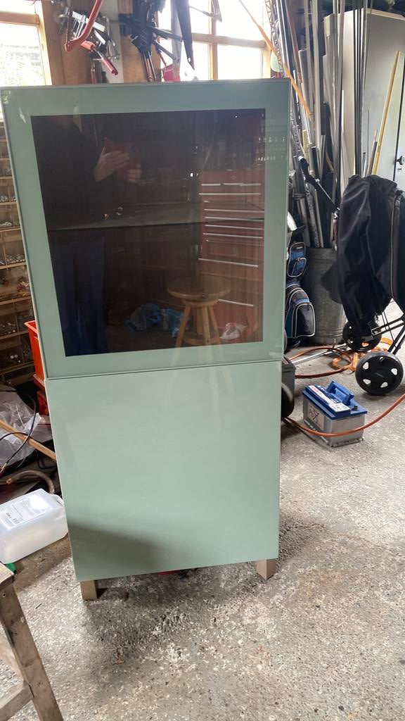 Besta vitrinekastje , ikea, mintgroen, Huis en Inrichting, Kasten | Vitrinekasten, Ophalen, Met plank(en), Gebruikt, 50 tot 100 cm