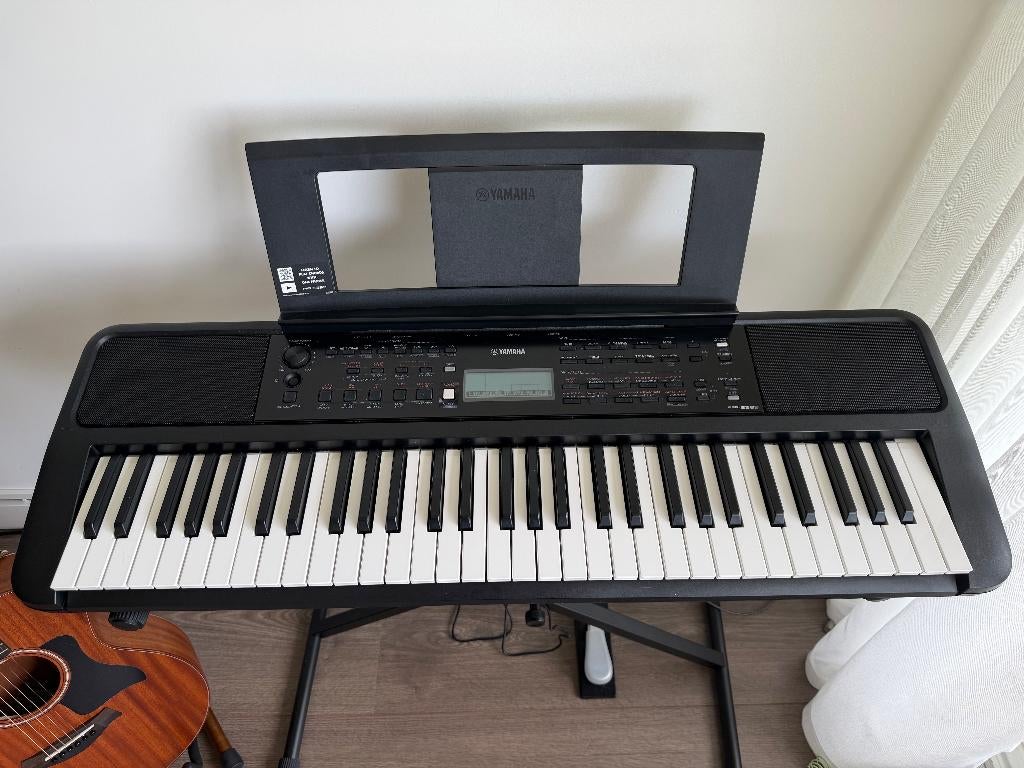 Yamaha PSR-E383 Keyboard, Muziek en Instrumenten, Keyboards, Ophalen, 61 toetsen, Yamaha, Zo goed als nieuw