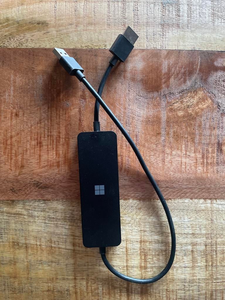GOEDE Microsoft Wireless Display Adapter 4K!! ZELDZAAM!!!, Ophalen of Verzenden, Zo goed als nieuw, Minder dan 2 meter, Overige kabels