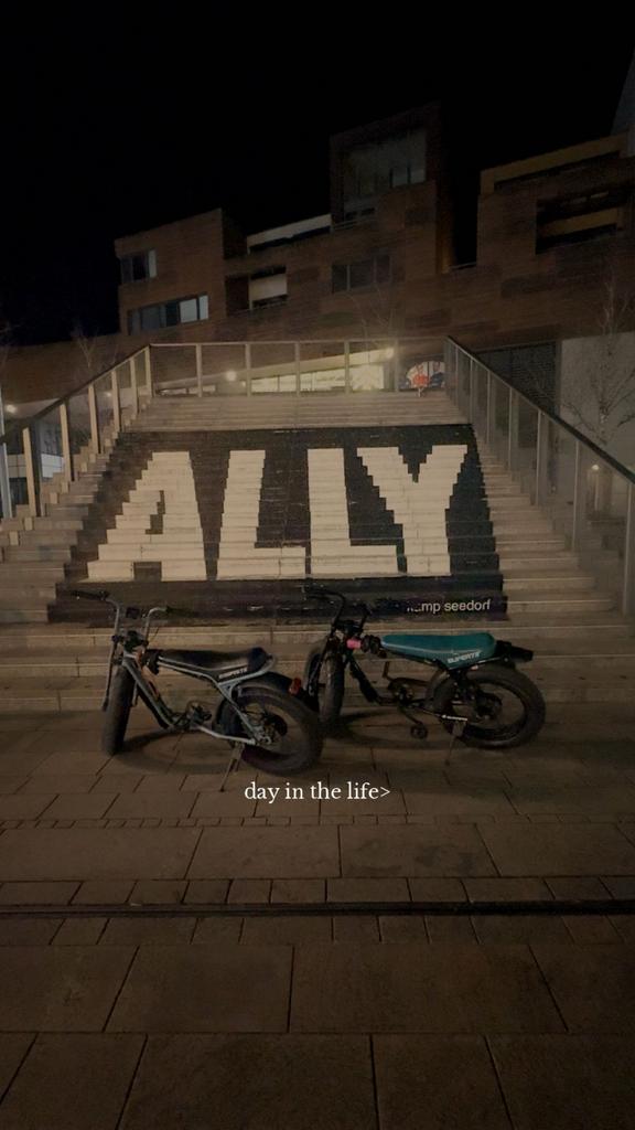 Super73 zg fatbbike lichtblauw bericht voor meer info, Gebruikt, 47 tot 51 cm, 50 km per accu of meer, Ophalen