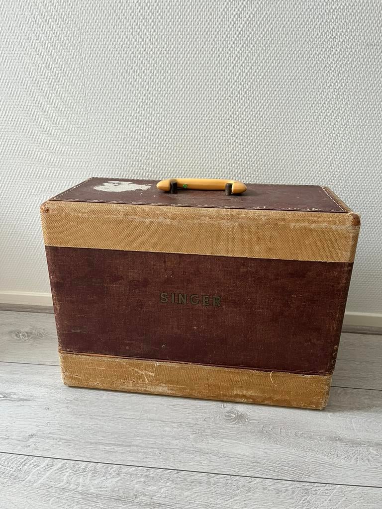 Mooie Naaimachine SINGER, Ophalen