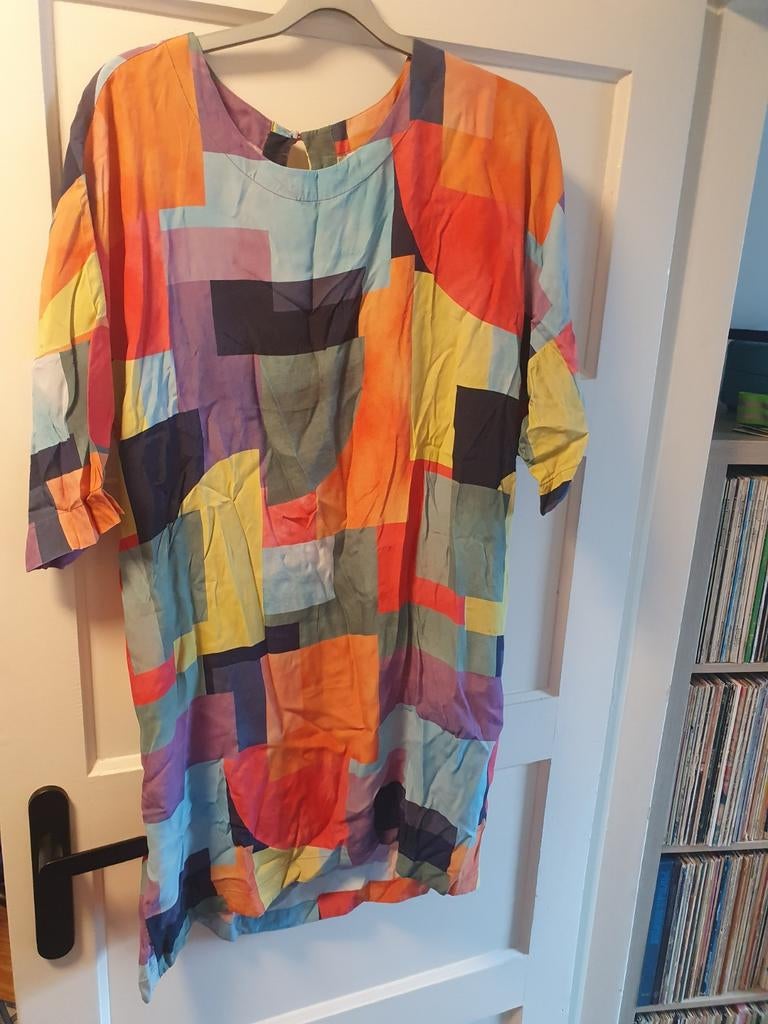 Te koop Foil jurk maat 42, Kleding | Dames, Zwart, Maat 42/44 (L), Ophalen of Verzenden, Zo goed als nieuw