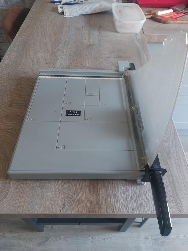 Papier snijder, Ophalen, Gebruikt
