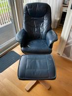 Leren draaifauteuil met voetenbankje (blauw) t.e.a.b., Huis en Inrichting, Fauteuils, Ophalen, Gebruikt, Leer, 75 tot 100 cm