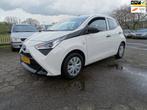 Toyota Aygo 1.0 VVT-i x-fun AIRCO/CRUISE/5 DEURS, Auto's, Voorwielaandrijving, Stof, Gebruikt, Start-stop-systeem