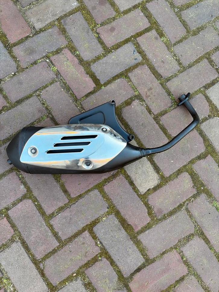 Originele uitlaat Piaggio / i-Get 4T E4, Fietsen en Brommers, Brommeronderdelen | Scooters, Zo goed als nieuw, Piaggio, Uitlaat