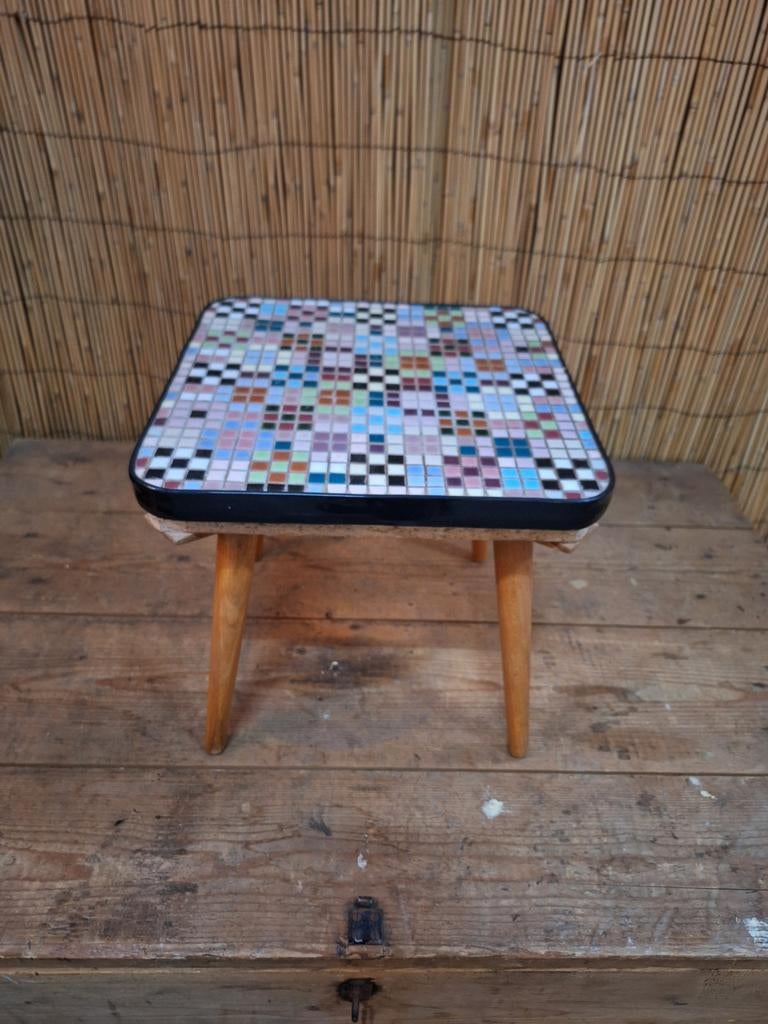 Leuk mozaïek tafeltje, Ophalen of Verzenden, Hout