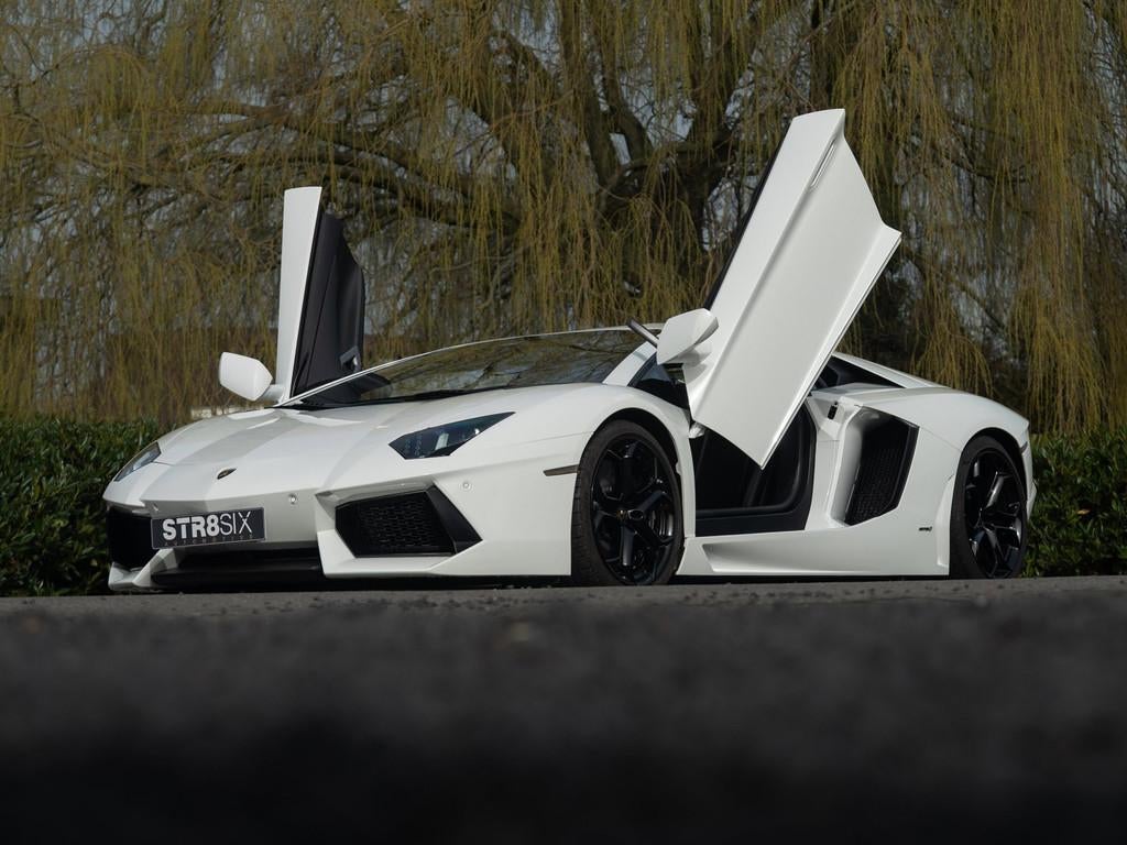 Lamborghini Aventador LP700-4 6.5 V12 (2012) 700 PK | Bianco, Auto's, Lamborghini, Automaat, Euro 5, Gebruikt, Zwart