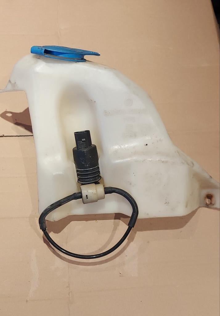 Ruitensproierpomp ruitensproeiertank Volkswagen Polo 1994 tm, Ophalen of Verzenden