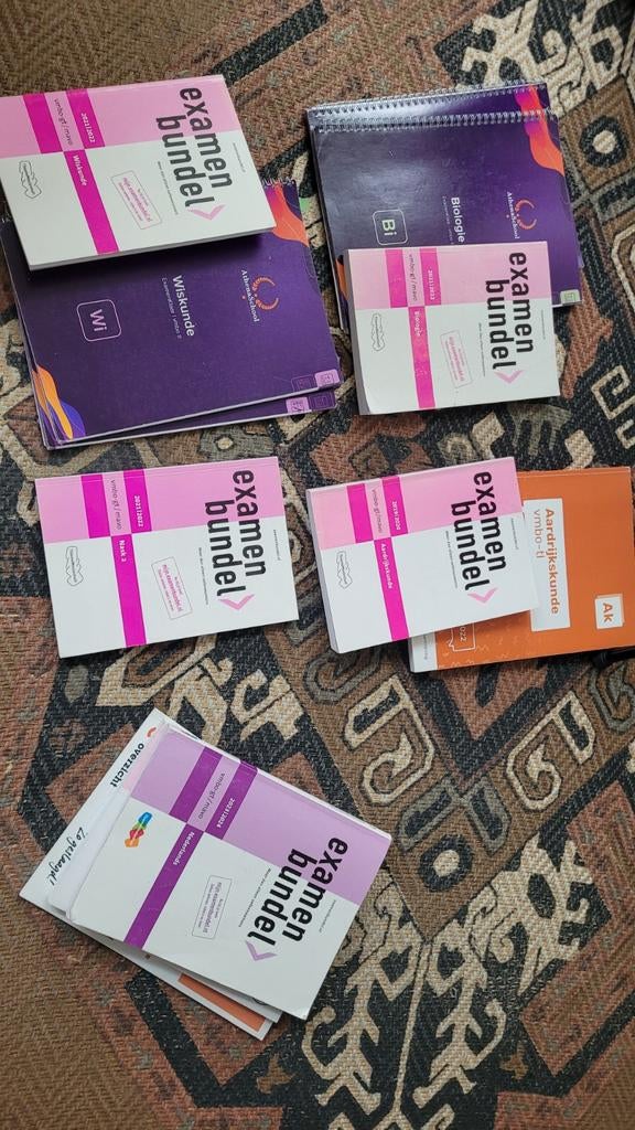 Gratis Examenbundels VMBO-TL ( wi, bio, ak, nask2,ned), Boeken, Schoolboeken, Ophalen of Verzenden, Zo goed als nieuw, VMBO