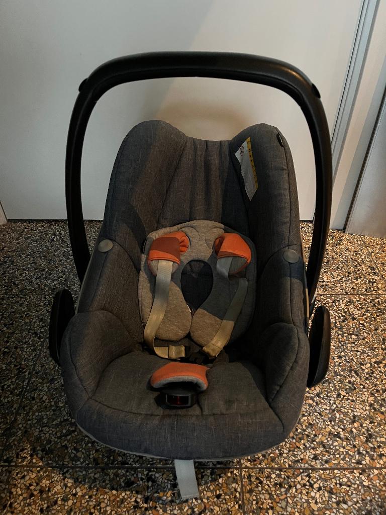Maxi Cosi en bijbehorende base. (geschikt voor heupgordel), Ophalen, 0 t/m 13 kg, Maxi-Cosi, Gebruikt