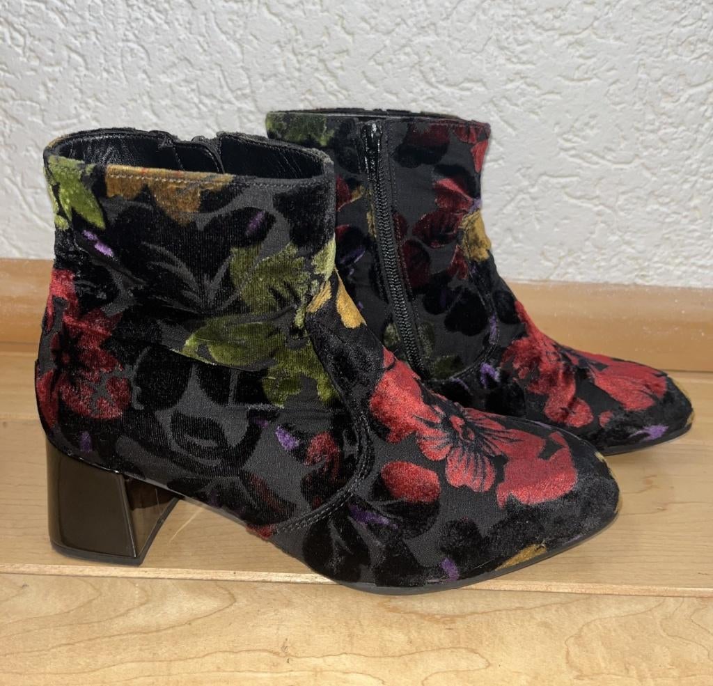 Gabor enkellaars maat 37 1/2 G velvet fluweel bloemen lakhak, Overige kleuren, Verzenden, Gabor Comfort, Lage of Enkellaarzen