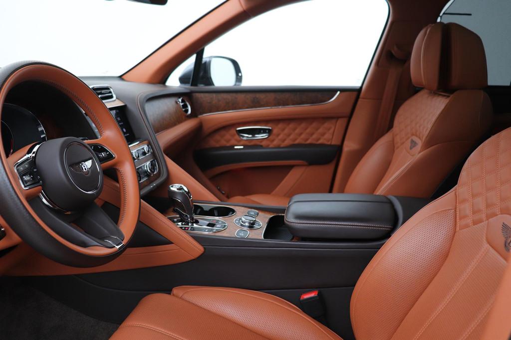 Bentley Bentayga 4.0 V8 | NL-Auto | 22 Inch | Luchtvering |, Auto's, Automaat, Bentayga, Gebruikt, Parkeerassistent