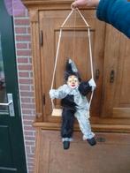 3 clownspoppen op een schommel met stenen hoofdjes, Ophalen, Gebruikt, Pop