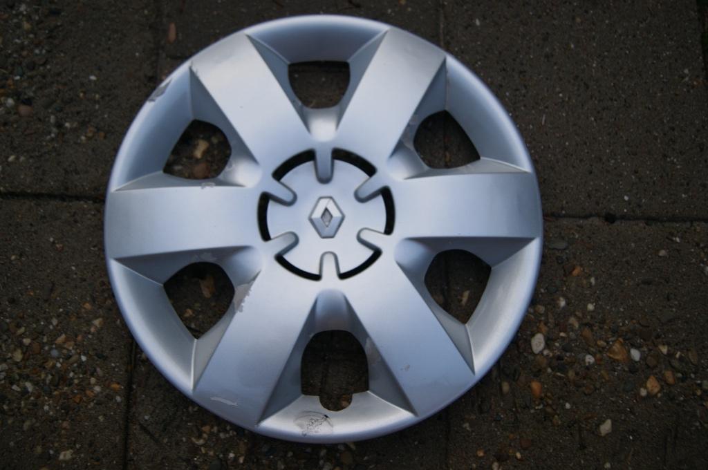 1 losse originele wieldop Renault Kango 15 inch (Model 2), Auto diversen, Wieldoppen, Ophalen of Verzenden, Gebruikt