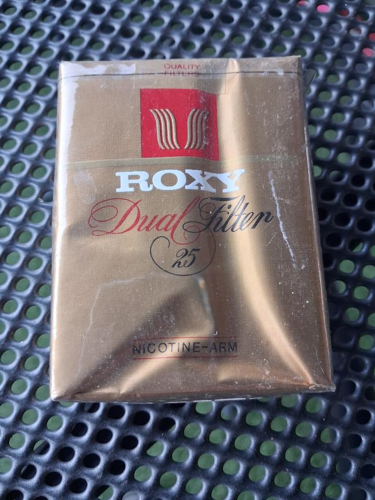 Oud pakje Roxi sigaretten, Verzamelen, Ophalen of Verzenden, Zo goed als nieuw, Tabaksdoos of Verpakking