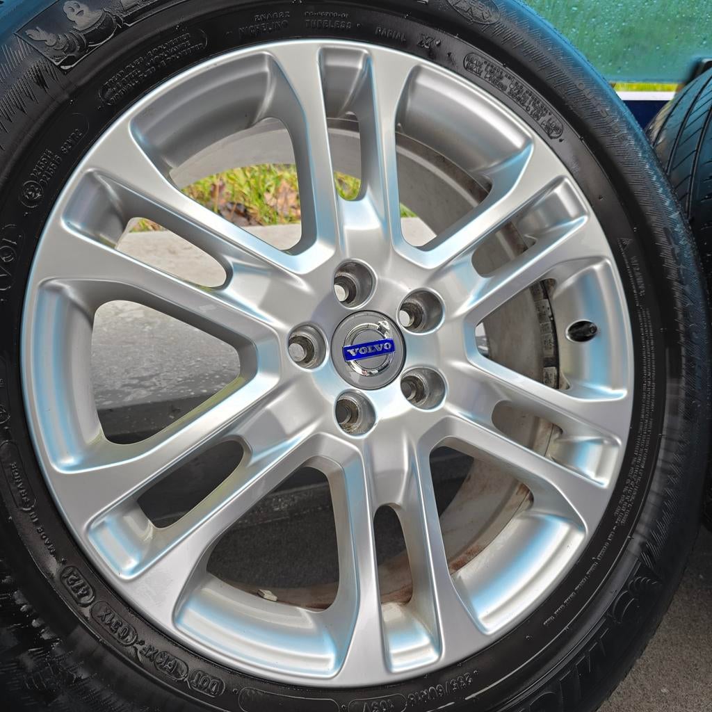 Origineel Volvo zomerset 235-60-18 103V XL, Auto-onderdelen, Banden en Velgen, Band(en), Zomerbanden, 18 inch, 235 mm, Ophalen