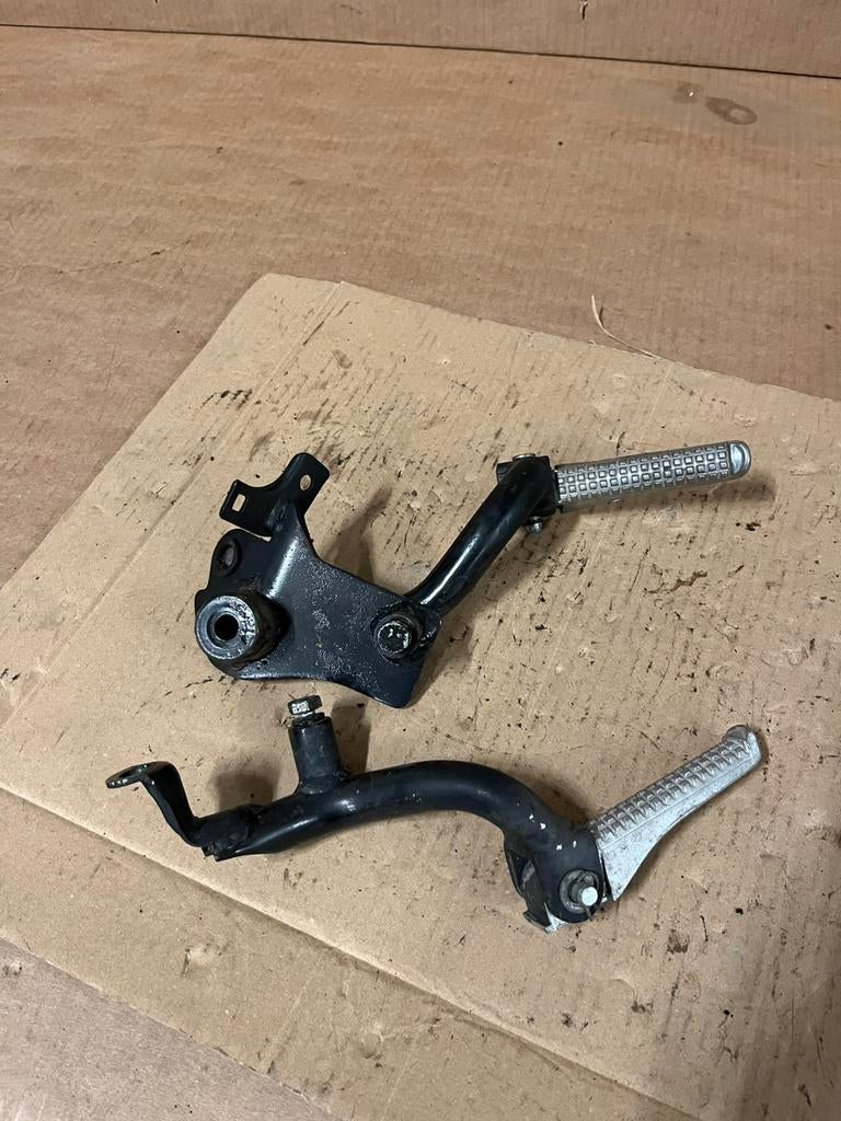 Piaggio typhoon 125cc voet steuntjes, Motoren, Ophalen of Verzenden, A, A, A