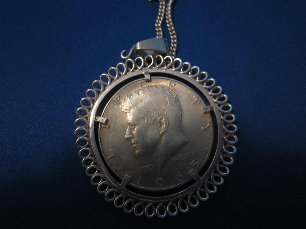 halve dollar munt in ketting, Postzegels en Munten, Munten | Amerika, Ophalen of Verzenden, Noord-Amerika, Losse munt, Zilver