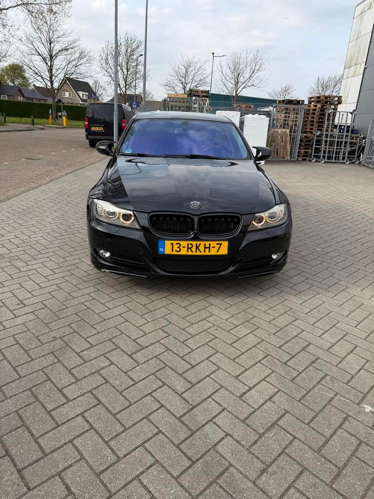BMW 3-Serie 2.0 I 320 2011 Zwart, Auto's, BMW, Particulier, 3-Serie, Benzine, B, Sedan, Handgeschakeld, Origineel Nederlands, Zwart