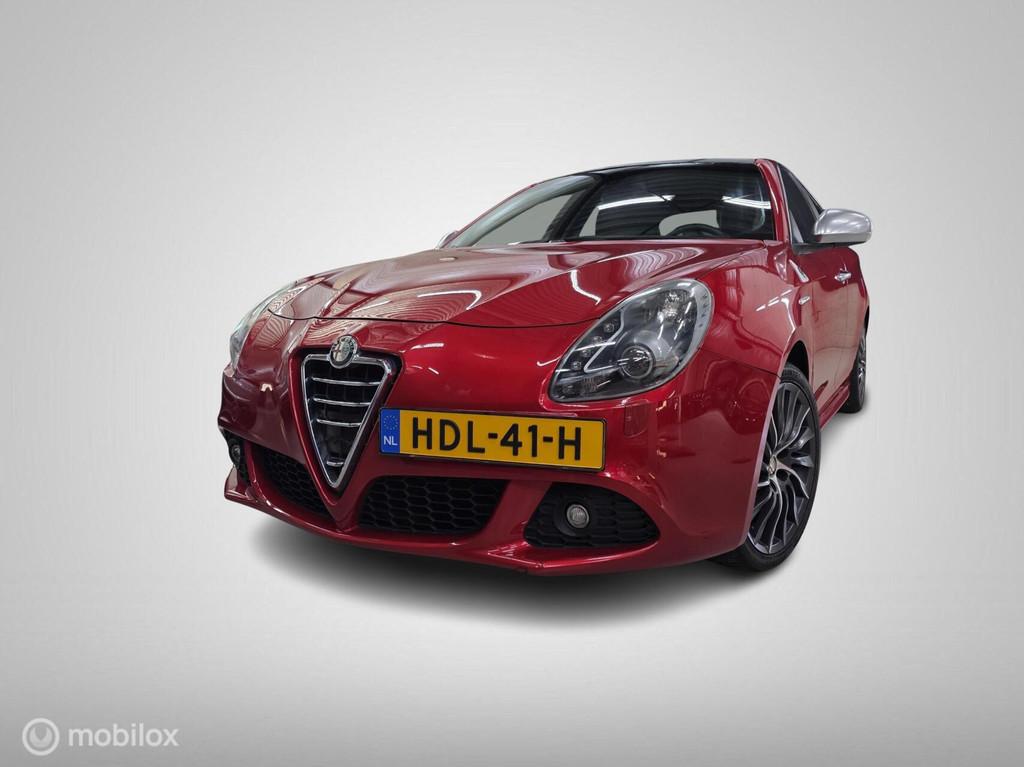 Alfa Romeo Giulietta QV 1750tbi Rosso comp/Pano/Xenon/Navi, Auto's, Euro 5, Gebruikt, 1295 kg, 4 cilinders
