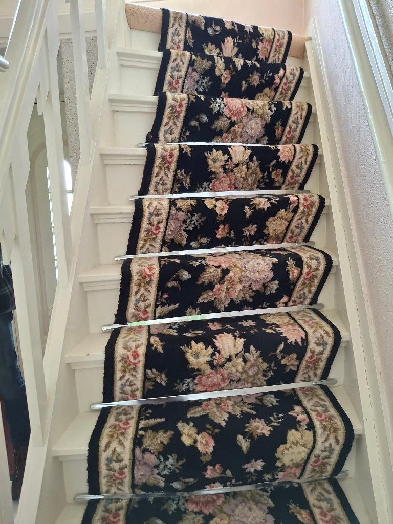 Mooie gebloemde wollen traploper met chroom traproedes, Huis en Inrichting, Gebruikt, 200 cm of meer, Groen, Rechthoekig