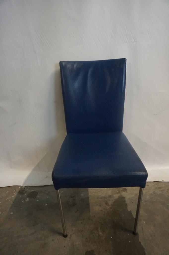 Blauwe leren Bert Plantagie stoel eetkamerstoel, Huis en Inrichting, Stoelen, Gebruikt, Eén, Leer, Metaal, Blauw, Ophalen