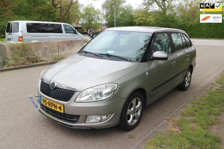 Skoda Fabia Combi 1.2 TDI Greenline MOTOR DEFECT, Auto's, Skoda, Voorwielaandrijving, Euro 5, 1199 cc, Beige