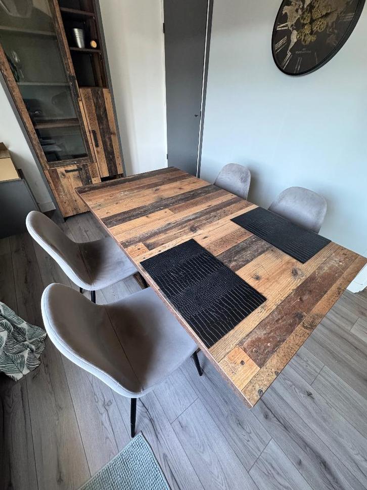 Extendable Dining Table (4 to 6 seats) – Excellent Condition, Huis en Inrichting, Tafels | Eettafels, Zo goed als nieuw, 50 tot 100 cm