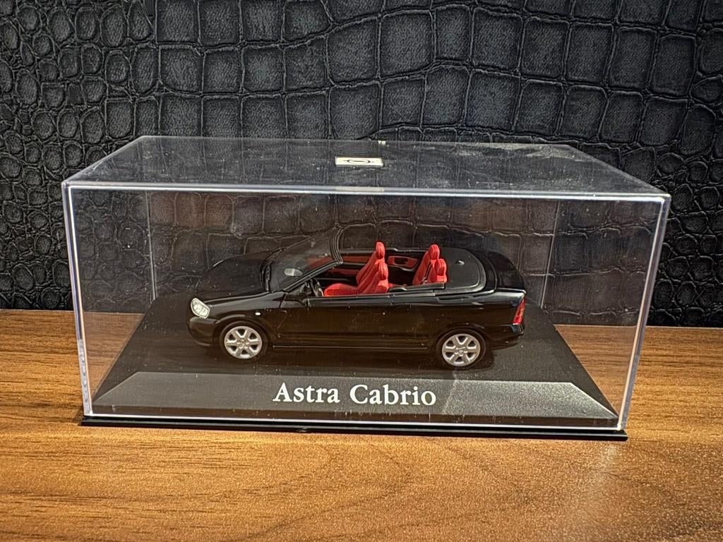 Uit eigen verzameling, Opel Astra Cabrio van Minichamps., Ophalen of Verzenden, Nieuw, Auto, MiniChamps