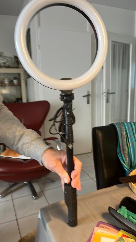 Een been statief en lamp om zelfie te maken, Ophalen of Verzenden, Zo goed als nieuw, Loeplamp