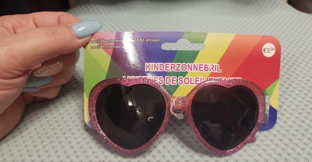 Kinderzonnebril hartjes roze glitter - NIEUW, Ophalen of Verzenden, Nieuw