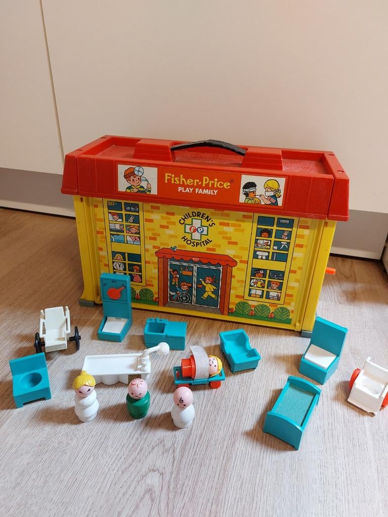 Fisher price play family kinder ziekenhuis, Ophalen of Verzenden