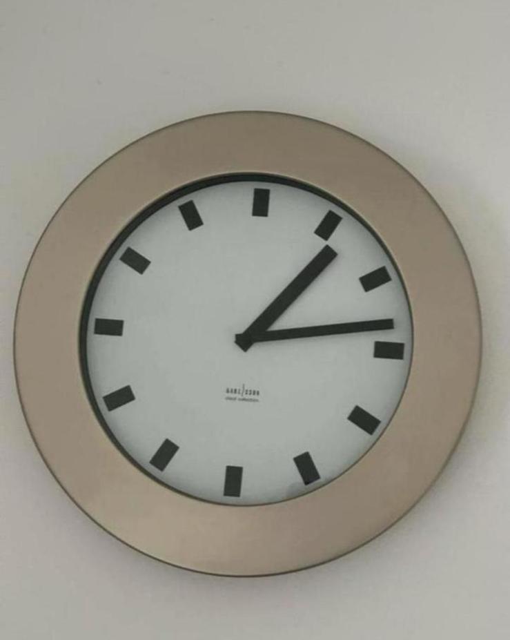 Karlsson modern design, Ophalen, Zo goed als nieuw, Analoog, Wandklok