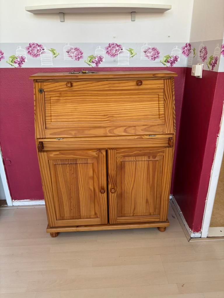 Kastje, Ophalen of Verzenden, Zo goed als nieuw