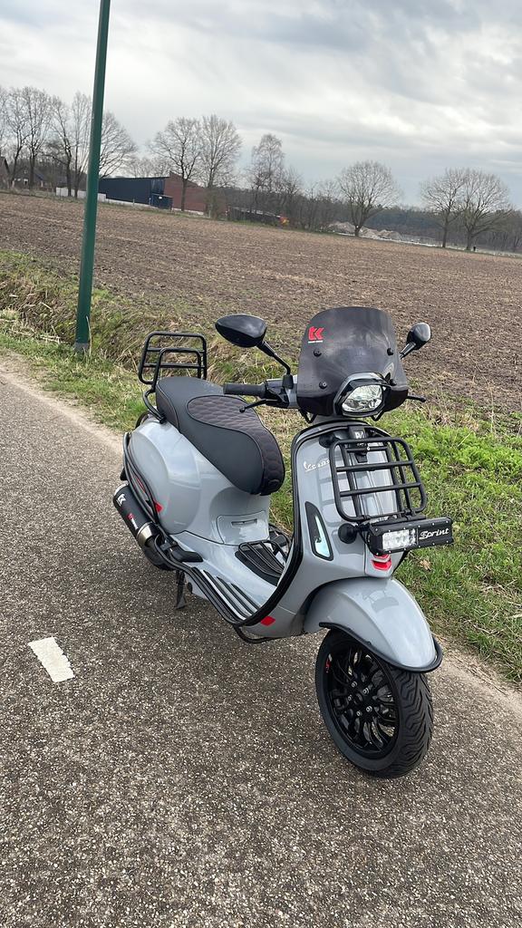Vespa sprint 2020 4000km waardepeiling, Fietsen en Brommers, Scooters | Vespa, Ophalen, Maximaal 45 km/u, Vespa S, Zo goed als nieuw