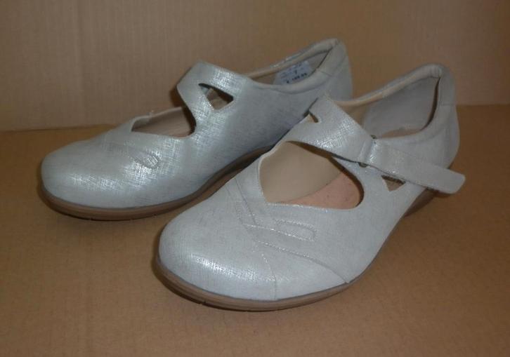 damesschoen met sleehakje maat 40,5 merk : Durea, Kleding | Dames, Schoenen, Zo goed als nieuw, Overige typen, Grijs, Ophalen of Verzenden