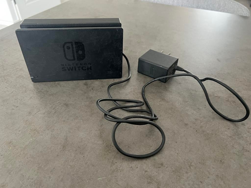 Nintendo Switch 1 Dock + originele adapter, Spelcomputers en Games, Ophalen of Verzenden, Gebruikt, Switch Original