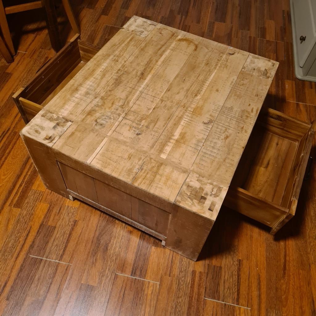 Robuuste teakhouten salontafel met lades, Huis en Inrichting, Tafels | Salontafels, Ophalen, Gebruikt, 50 tot 100 cm, Vierkant