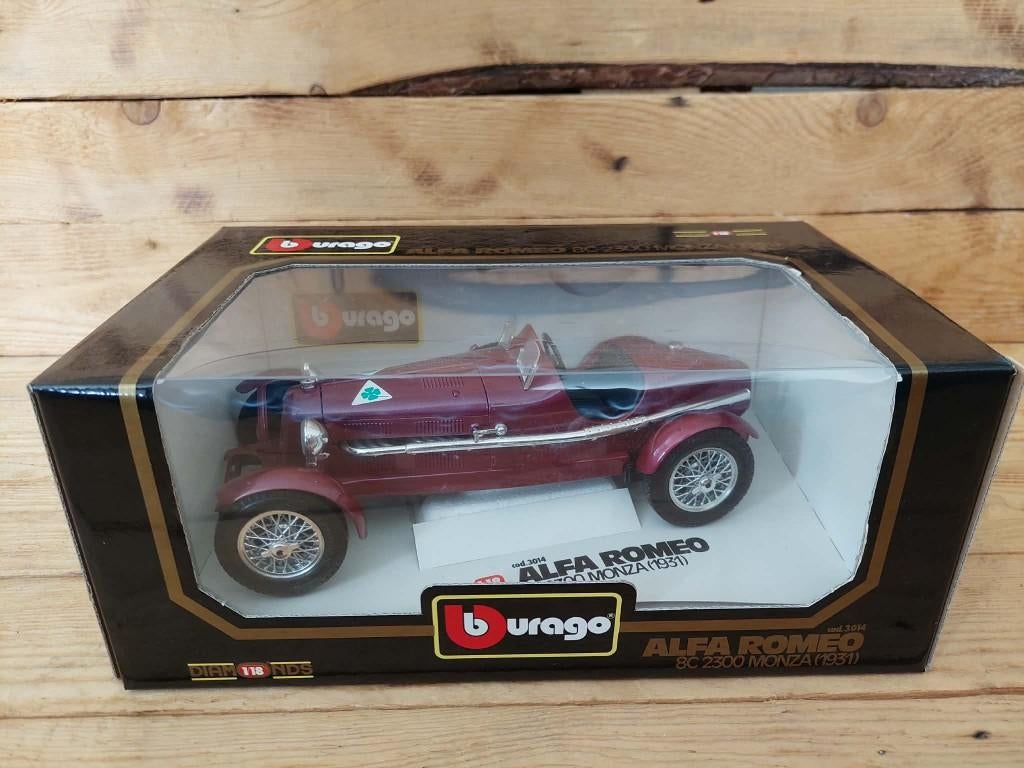 Bburago Alfa Romeo 8C 2300 Monza jaar 1931 in doos, Hobby en Vrije tijd, Modelauto's | 1:18, Ophalen of Verzenden, Zo goed als nieuw