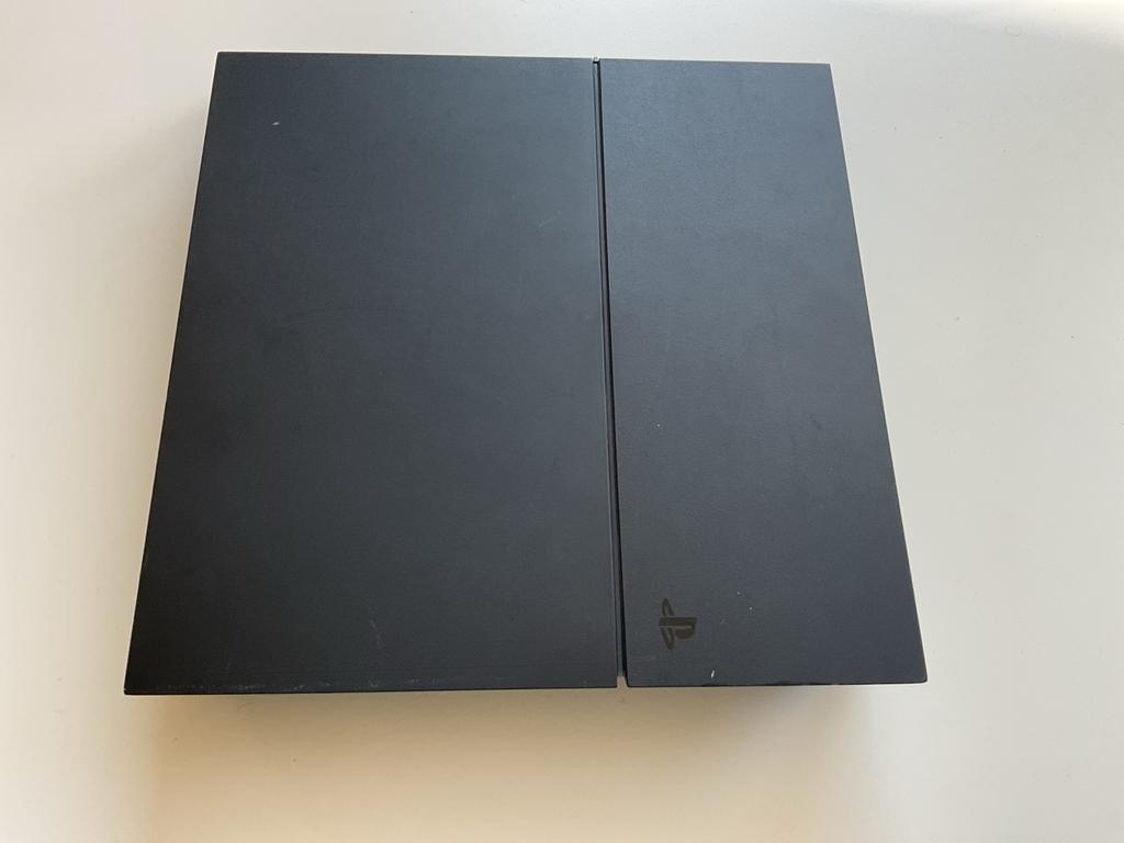 PlayStation 4 Slim met 2 controllers, Ophalen of Verzenden, Zo goed als nieuw, Met 2 controllers, Slim