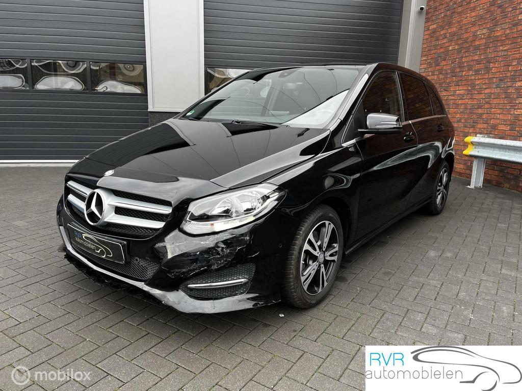 Mercedes B-klasse 180 LEER/NAVI/CRUISE/PDC/SCHADE, Voorwielaandrijving, Gebruikt, 4 cilinders, Lichtsensor