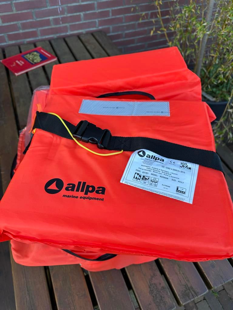 Allpa reddingsvesten 4x in handige zak, Ophalen, Zo goed als nieuw, Dame of Heer, Reddingsvest of Zwemvest